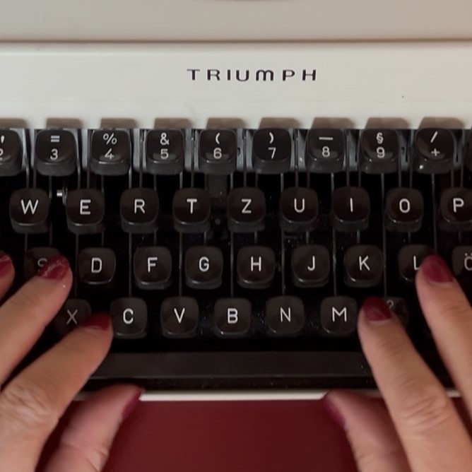 Titelbild für 'Sekretärinnen'